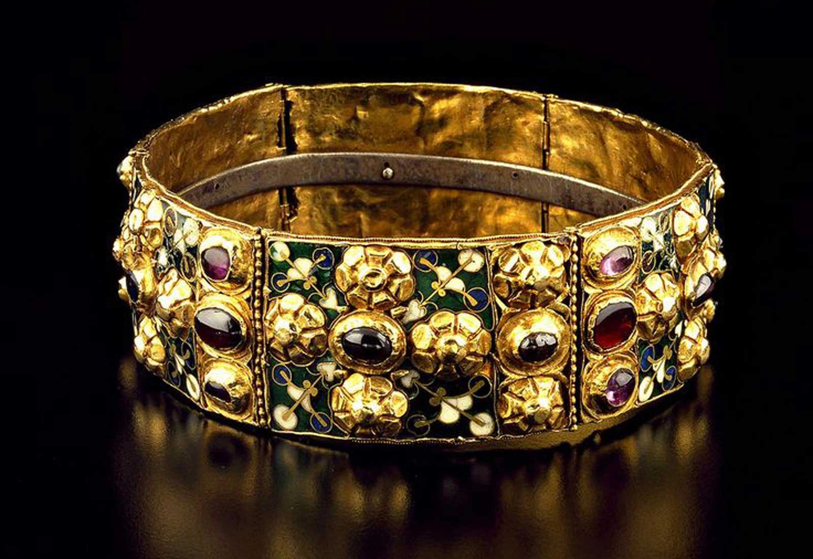Iron Crown, an example of early medieval goldsmithing
