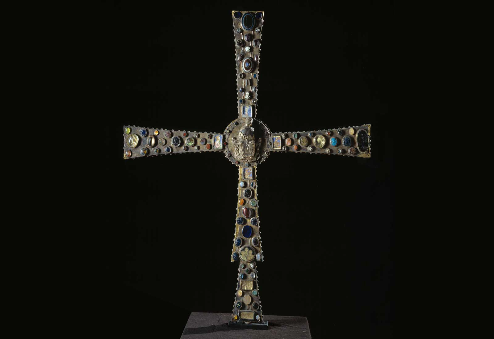 Cross of Desiderius, piece of medieval goldsmithery