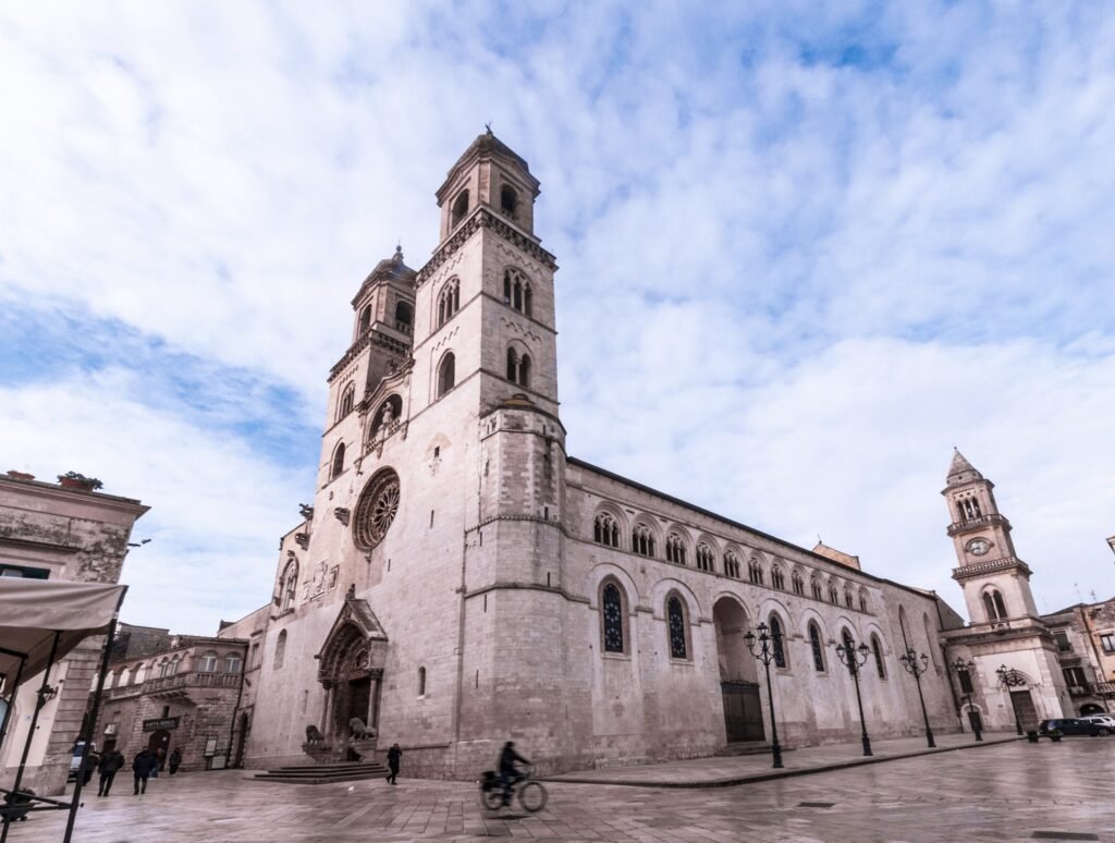 Cattedrale di Altamura, simbolo storico della città e tappa dell’esperienza Antonio Colonna Jewelry Experience in Puglia.