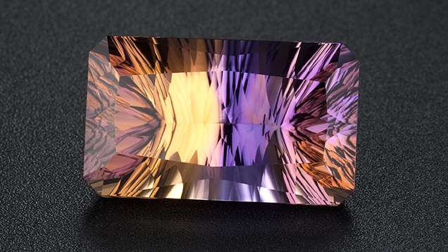 Ametrina rettangolare fantasia con riflessi viola e oro