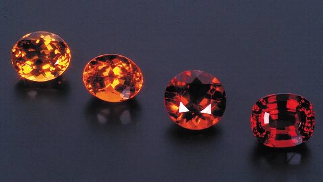 Citrini con gradazione di colore dall’arancio al rosso arancio