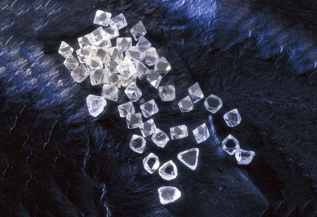 Diamanti sciolti con forme di taglio miste
