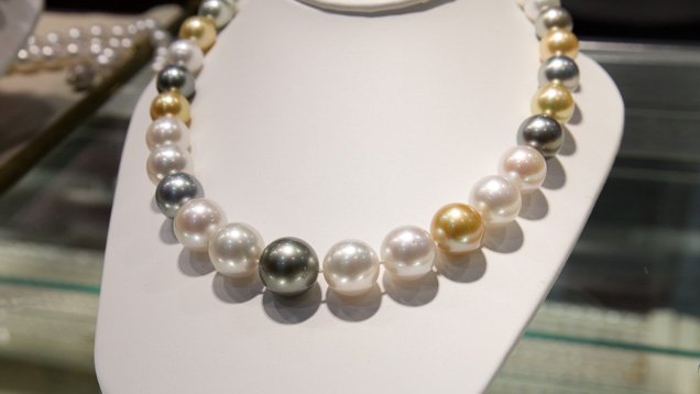 Collana multicolore con perle coltivate di Tahiti e dei Mari del Sud